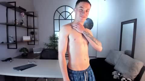 Snapshot of liljames_ chatting on 11/20/25, 10:20 Lil James online show from 11/20/25, 10:20