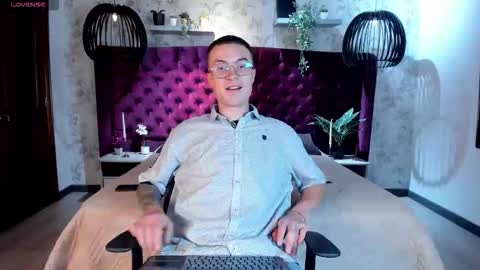 Snapshot of liljames_ chatting on 11/22/25, 06:07 Lil James online show from 11/22/25, 06:07