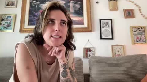 Snapshot of lill_daddysgirl chatting on 09/21/25, 04:08 lilldaddysgirl online show from 09/21/25, 04:08