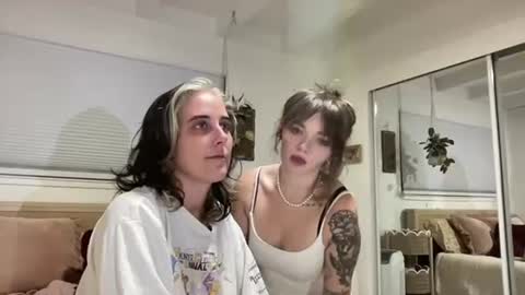 Snapshot of lill_daddysgirl chatting on 09/28/25, 02:17 lilldaddysgirl online show from 09/28/25, 02:17