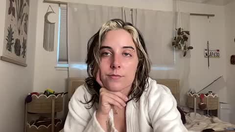 Snapshot of lill_daddysgirl chatting on 10/11/25, 07:12 lilldaddysgirl online show from 10/11/25, 07:12