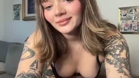 Snapshot of lill_daddysgirl chatting on 11/10/25, 07:13 lilldaddysgirl online show from 11/10/25, 07:13