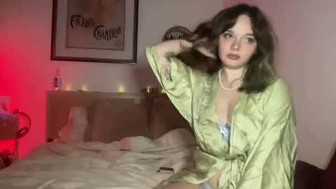 Snapshot of lill_daddysgirl chatting on 12/14/25, 03:45 lilldaddysgirl online show from 12/14/25, 03:45