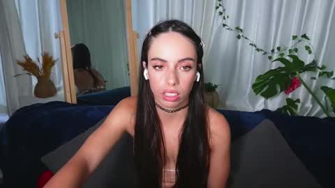 Snapshot of lill_dayna chatting on 11/17/25, 08:53 Lill Dayna online show from 11/17/25, 08:53