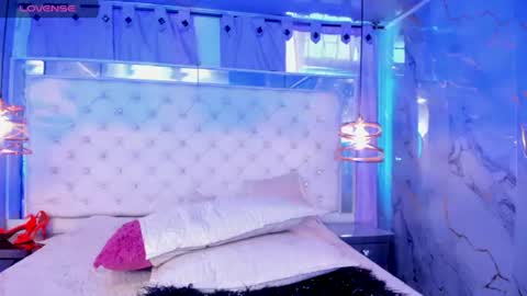 lill_kims online show from 06/10/26, 03:22