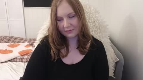 Snapshot of lilleambi chatting on 12/05/25, 01:52 Anni online show from 12/05/25, 01:52