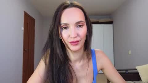Snapshot of lillian_clark7 chatting on 01/17/26, 12:10 Lillian online show from 01/17/26, 12:10