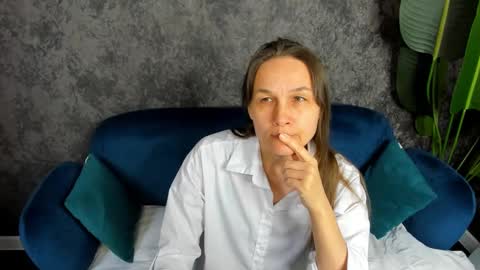 Snapshot of lillian_white1 chatting on 02/23/25, 07:22 lillian_white1 online show from 02/23/25, 07:22