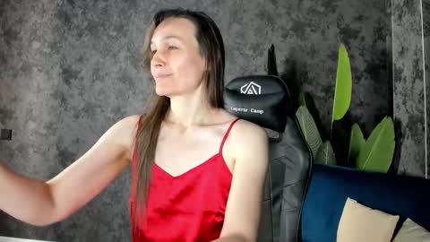 Snapshot of lillian_white1 chatting on 10/19/25, 11:38 lillian_white1 online show from 10/19/25, 11:38