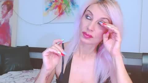 Lara online show from 01/18/25, 07:04