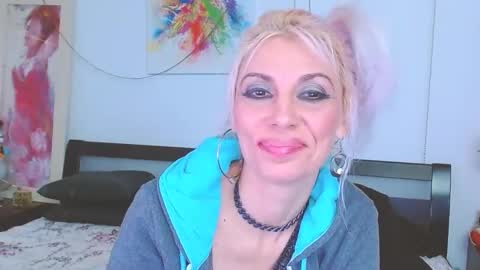 Lara online show from 02/05/25, 05:20