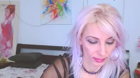 Lara online show from 02/06/25, 06:08