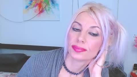 Lara online show from 02/07/25, 02:08