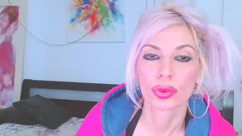 Lara online show from 02/26/25, 02:37