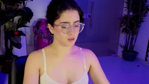 Snapshot of lillianderson chatting on 12/19/25, 11:50 lillianderson - Next stream start at 0700hs GTM-3 online show from 12/19/25, 11:50