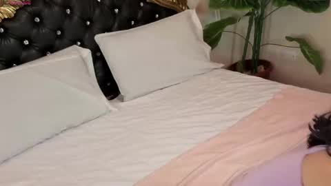 Snapshot of lillianderson chatting on 04/10/26, 11:48 lillianderson - Next stream start at 0700hs GTM-3 online show from 04/10/26, 11:48