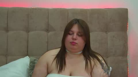 LillianHaig online show from 02/02/25, 01:23