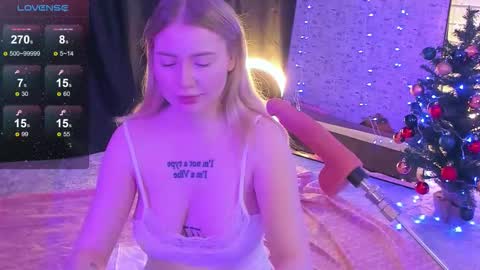 lillie_berry online show from 12/23/25, 04:54