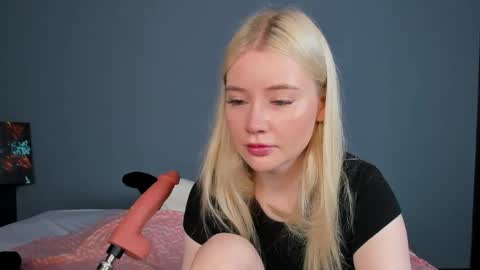 lillie_berry online show from 06/06/26, 04:28