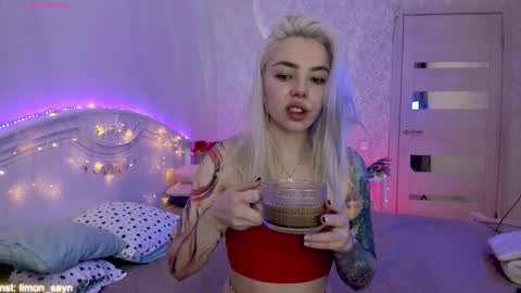 LilliMoore online show from 09/27/25, 11:54