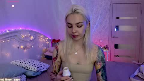 LilliMoore online show from 10/05/25, 01:04