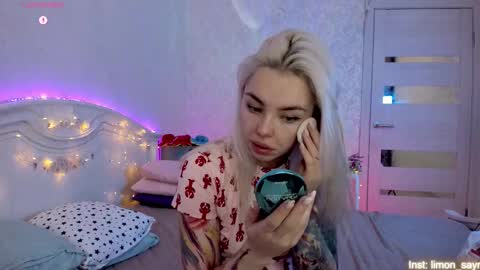 LilliMoore online show from 10/09/25, 11:47