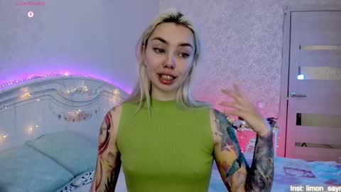 LilliMoore online show from 12/02/25, 12:49