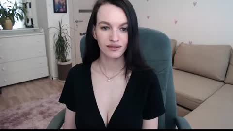 lilliyves online show from 07/05/26, 04:47