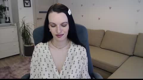 lilliyves online show from 07/20/26, 04:53