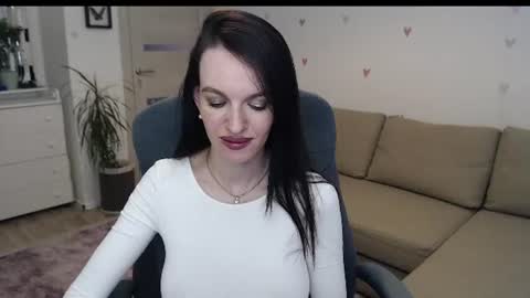lilliyves online show from 07/24/26, 05:11