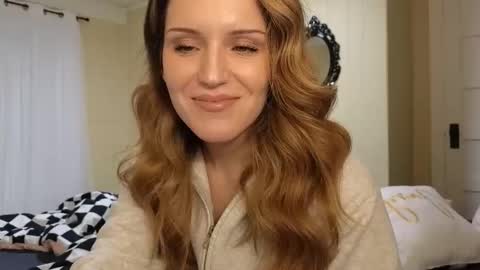 lilly_adams88 online show from 05/06/26, 01:14
