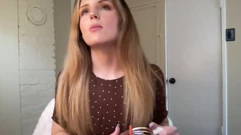 lilly_adams88 online show from 06/02/26, 10:45