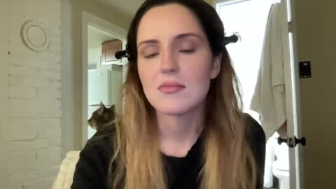 lilly_adams88 online show from 06/18/26, 02:56