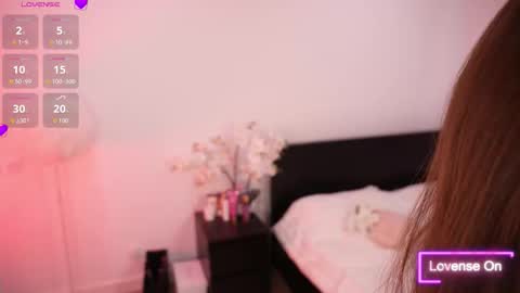 Lilly Colins online show from 09/25/25, 05:49