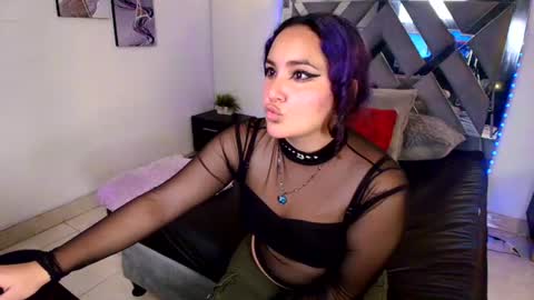 Snapshot of lilly_foxxy chatting on 06/30/26, 11:00 online show from 06/30/26, 11:00