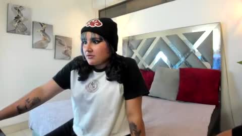 Snapshot of lilly_foxxy chatting on 08/07/26, 11:12 online show from 08/07/26, 11:12