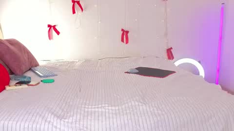 Snapshot of lilly_lux chatting on 04/11/26, 01:15 lilly_lux online show from 04/11/26, 01:15
