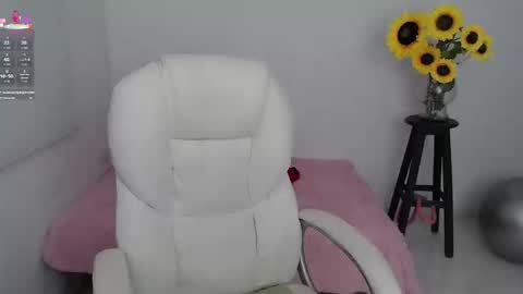 Lilly online show from 09/19/25, 02:29