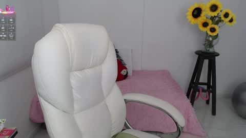 Lilly online show from 09/22/25, 01:24