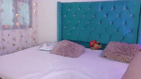 Lilly Peach online show from 08/01/26, 04:56