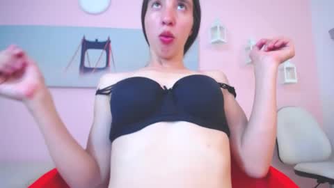 Snapshot of lilly_steffen chatting on 04/06/26, 07:15 Lilly online show from 04/06/26, 07:15