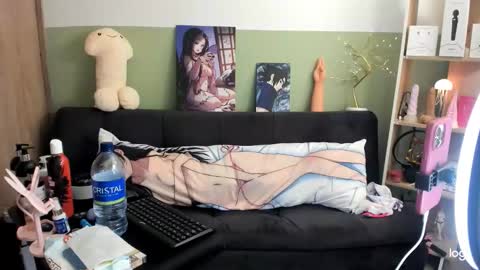 Snapshot of lilly_sweet02 chatting on 11/25/25, 12:43 lilly_sweet02 online show from 11/25/25, 12:43