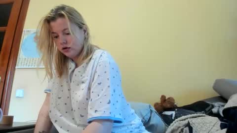 Snapshot of lillydepp chatting on 10/21/25, 12:17 Lilly Depp online show from 10/21/25, 12:17