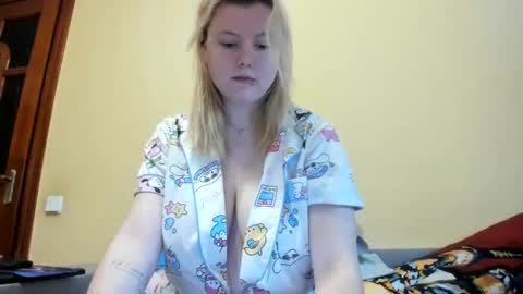 Snapshot of lillydepp chatting on 11/23/25, 12:05 Lilly Depp online show from 11/23/25, 12:05