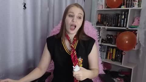 LillyFan X online show from 11/02/25, 04:59