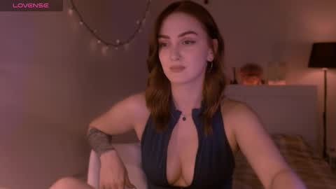 Snapshot of lillyfarey chatting on 09/25/25, 04:32 LillyFarey online show from 09/25/25, 04:32