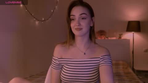 Snapshot of lillyfarey chatting on 10/08/25, 07:33 LillyFarey online show from 10/08/25, 07:33