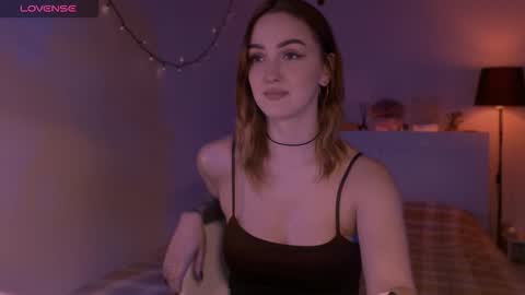 Snapshot of lillyfarey chatting on 10/26/25, 05:52 LillyFarey online show from 10/26/25, 05:52