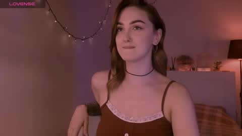 Snapshot of lillyfarey chatting on 11/02/25, 05:04 LillyFarey online show from 11/02/25, 05:04