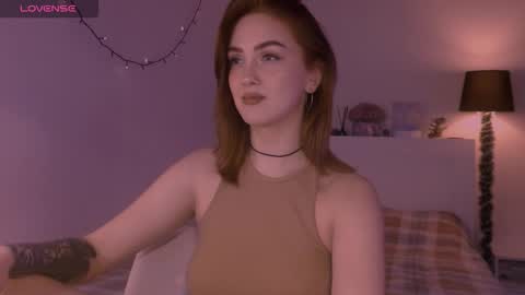 Snapshot of lillyfarey chatting on 11/11/25, 04:07 LillyFarey online show from 11/11/25, 04:07